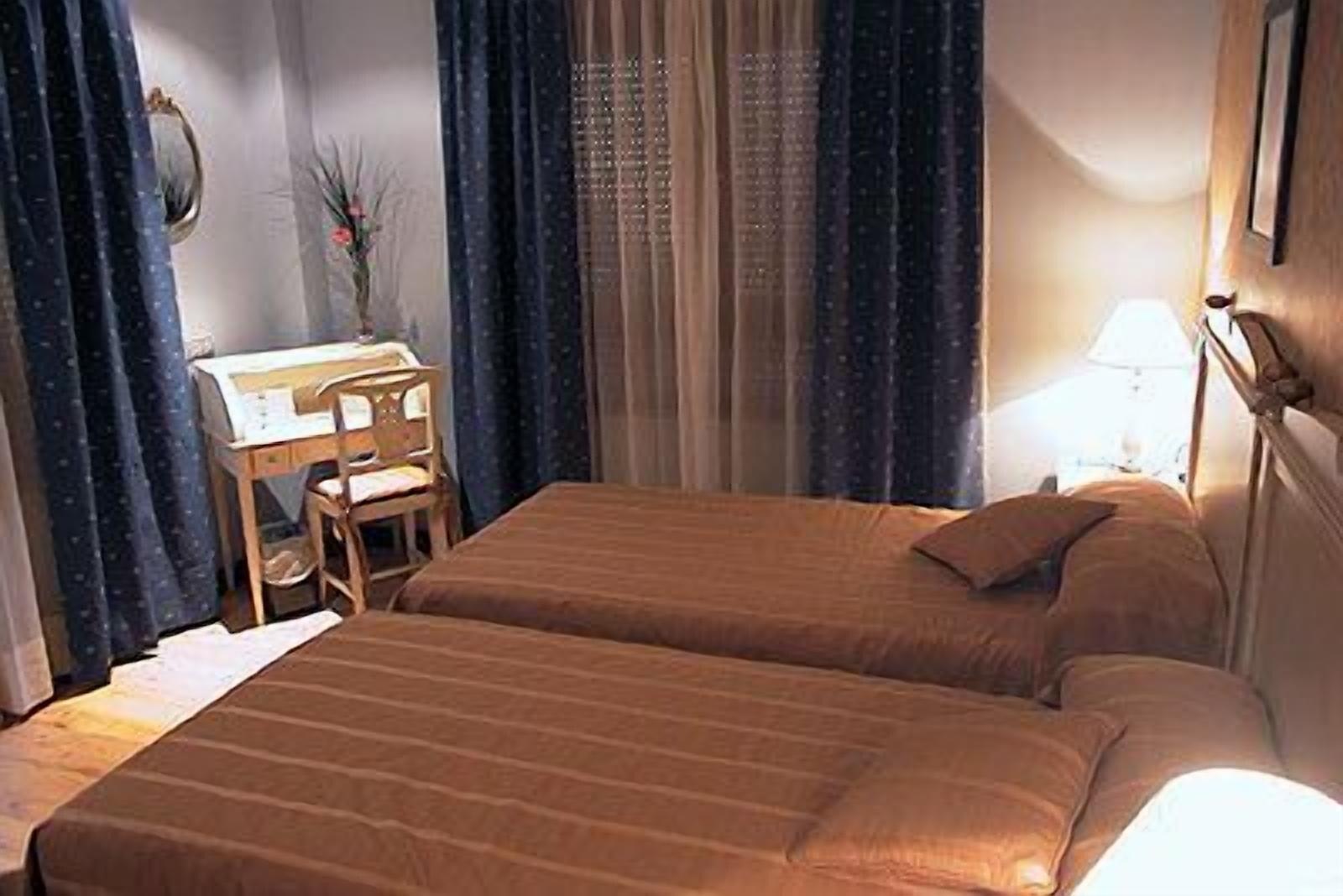 Hotel Santiago Benavente Exterior photo
